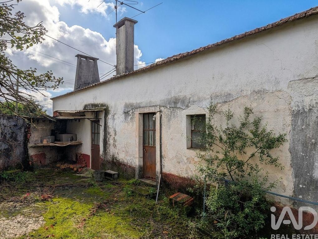 Property photo 2 of 40