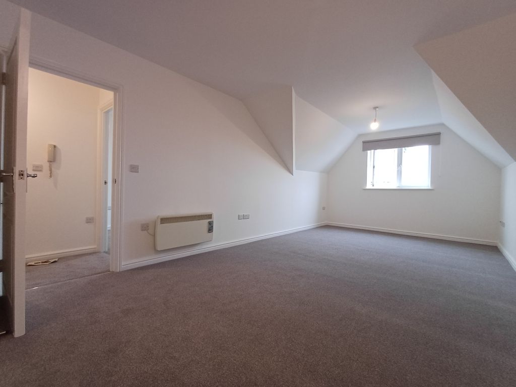 Property photo 1 of 12 One Bedroom, Part-Furnished Top-Floor Flat To Rent