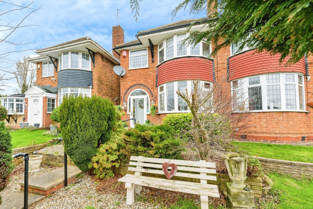 Property photo 2 of 31 2