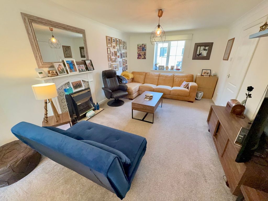 Property photo 2 of 26