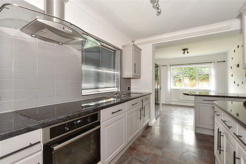 Property photo 2 of 14 Kitchen