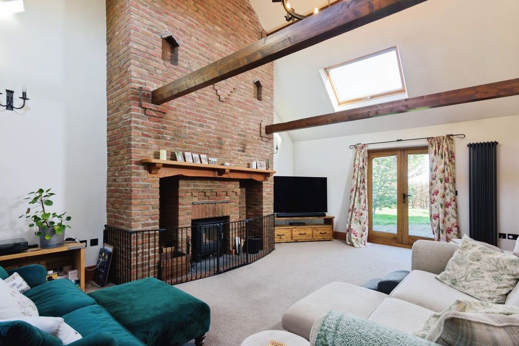 Property photo 2 of 25