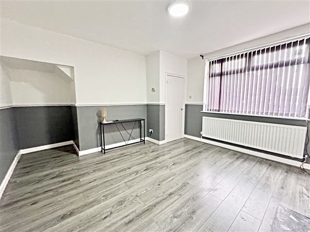 Property photo 3 of 16 Lounge