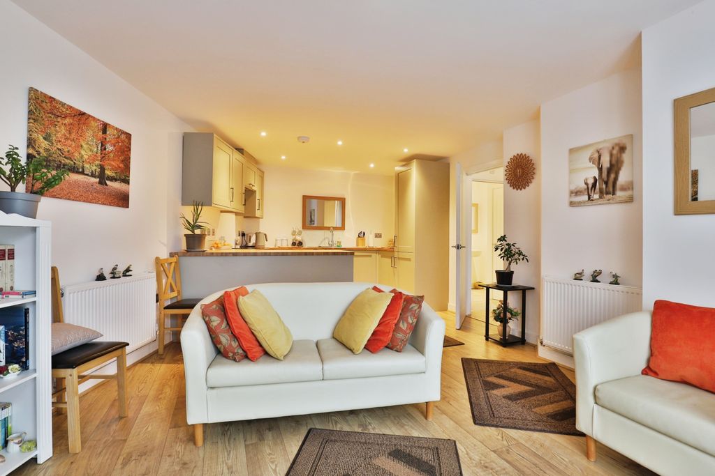Property photo 2 of 17 Photography