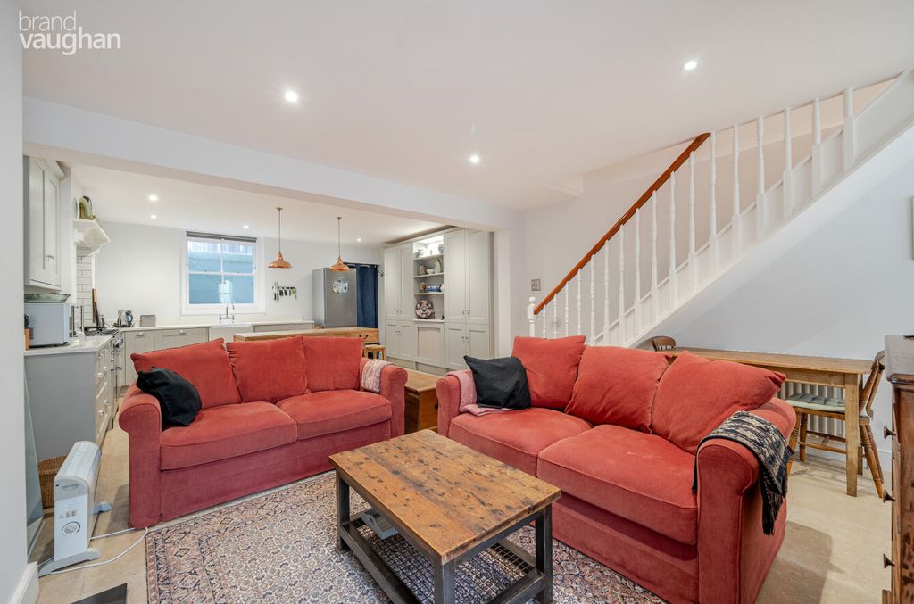 Property photo 3 of 19 5Dba29B1-Cb02-49d...