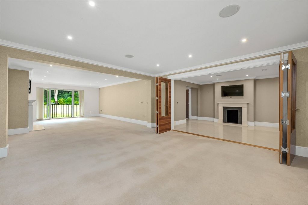 Property photo 2 of 11 Picture No. 14