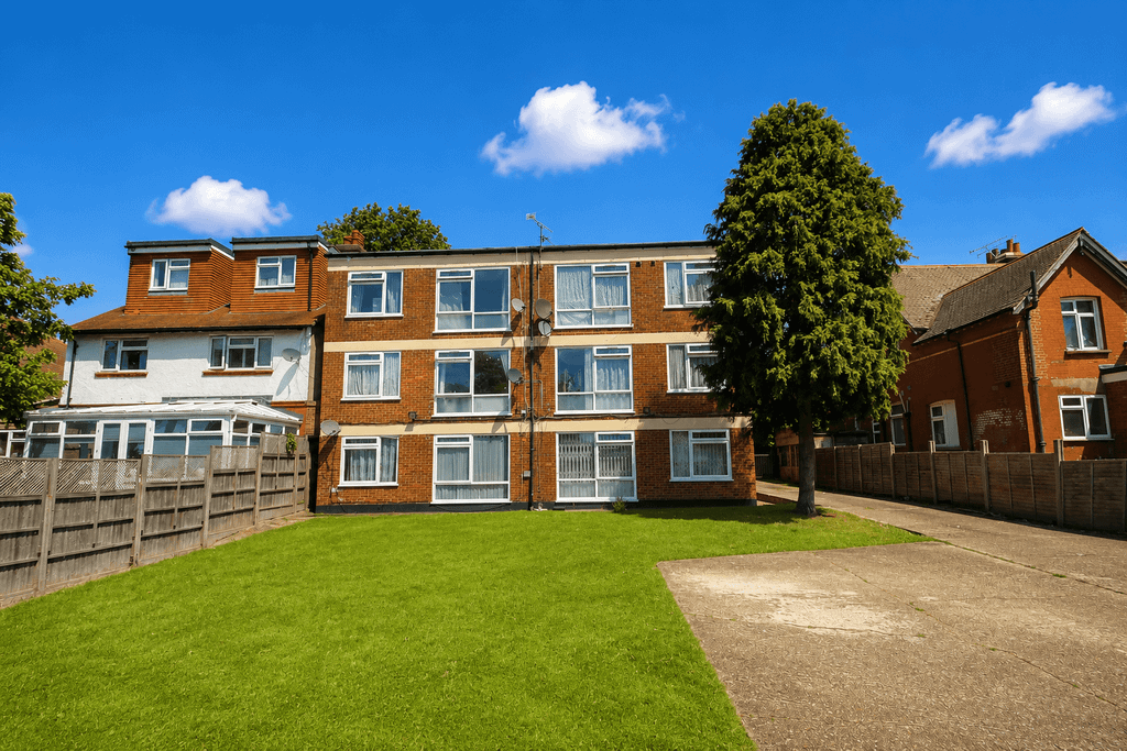 Property photo 1 of 8 Stanley Avenue, Wembley, Middlesex Ha0