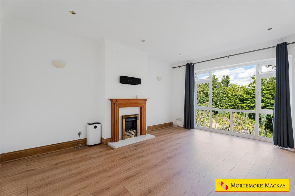 Property photo 2 of 16 12_82212_Watermarked.Jpg