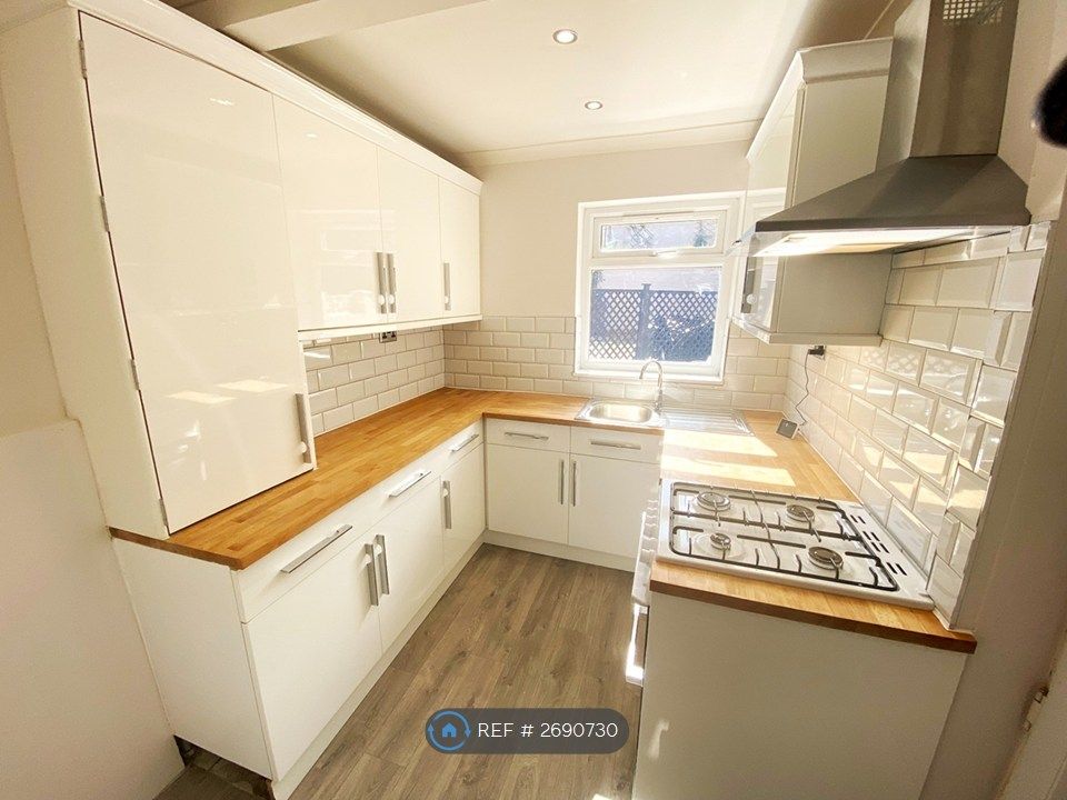 Property photo 3 of 18 Kitchen View 2