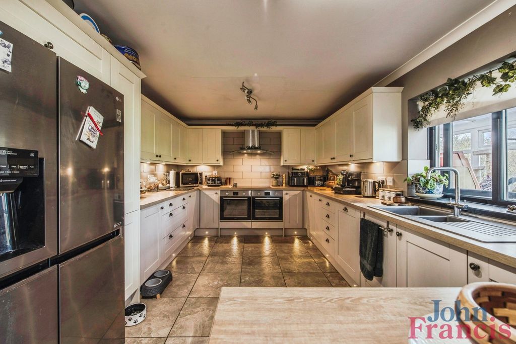 Property photo 2 of 33 Pbox-Img.Jpg