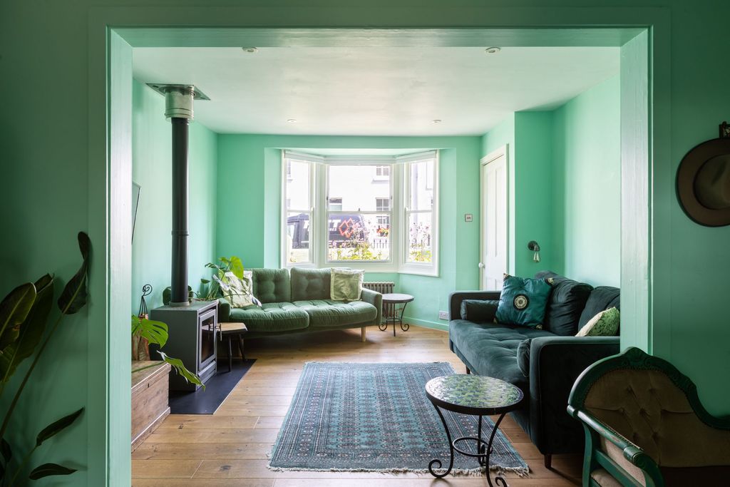 Property photo 3 of 19