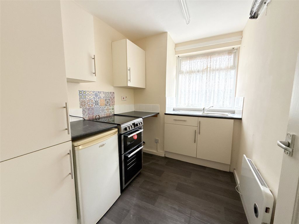 Property photo 3 of 13 Kitchen