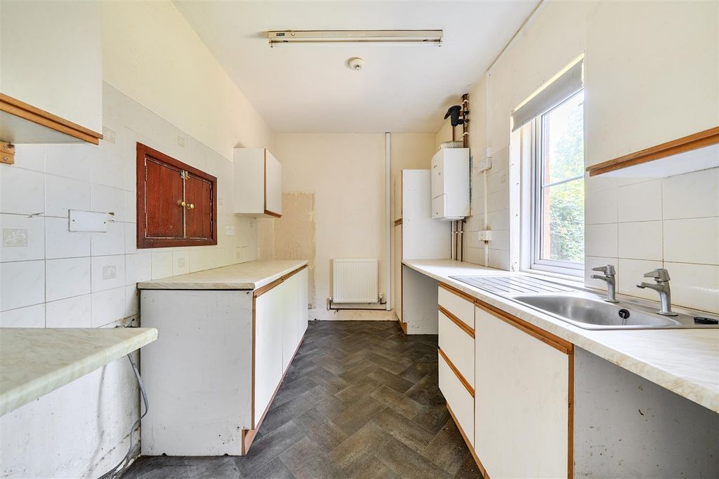 Property photo 3 of 15 Kitchen