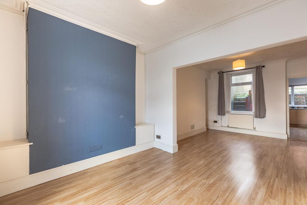 Property photo 3 of 21 Cz0A1224-Hdr.Jpg