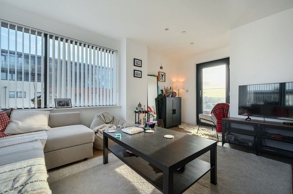 Property photo 3 of 9 1372053-36-68F89c...