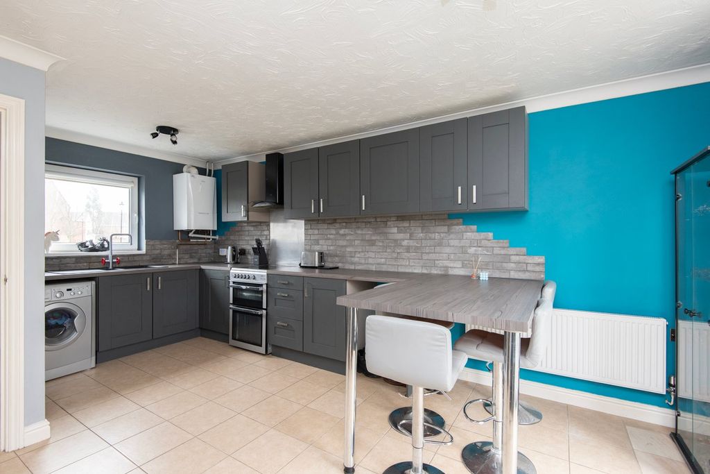 Property photo 3 of 14