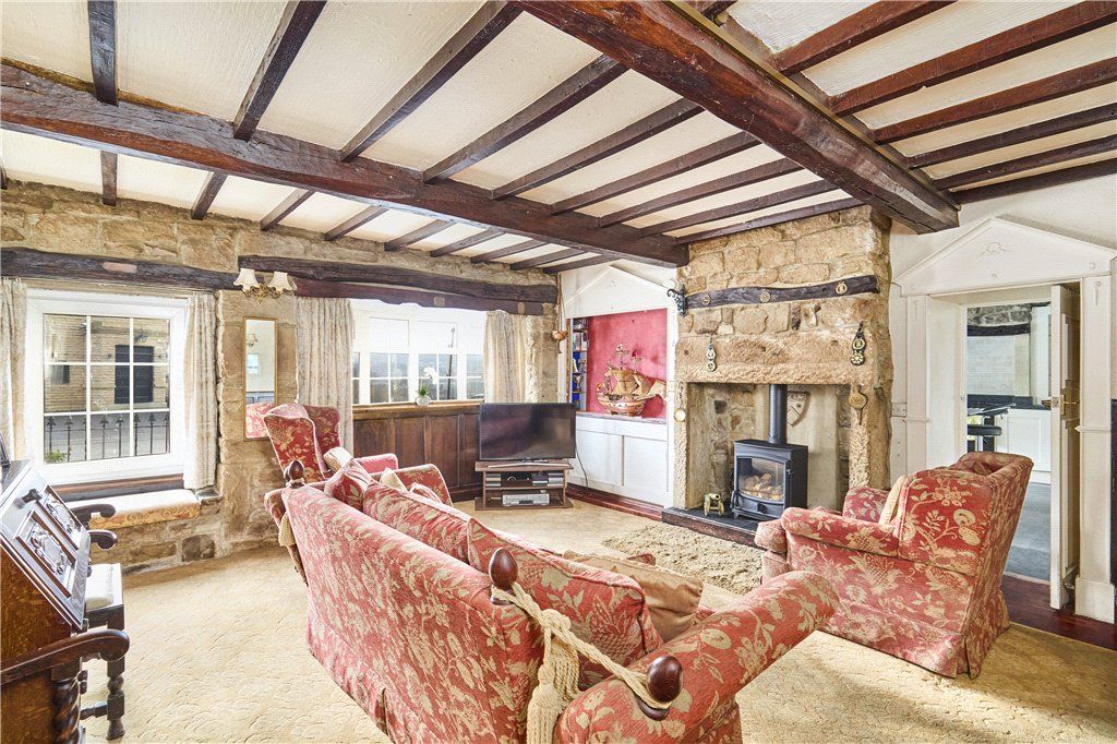 Property photo 2 of 21 Living Room