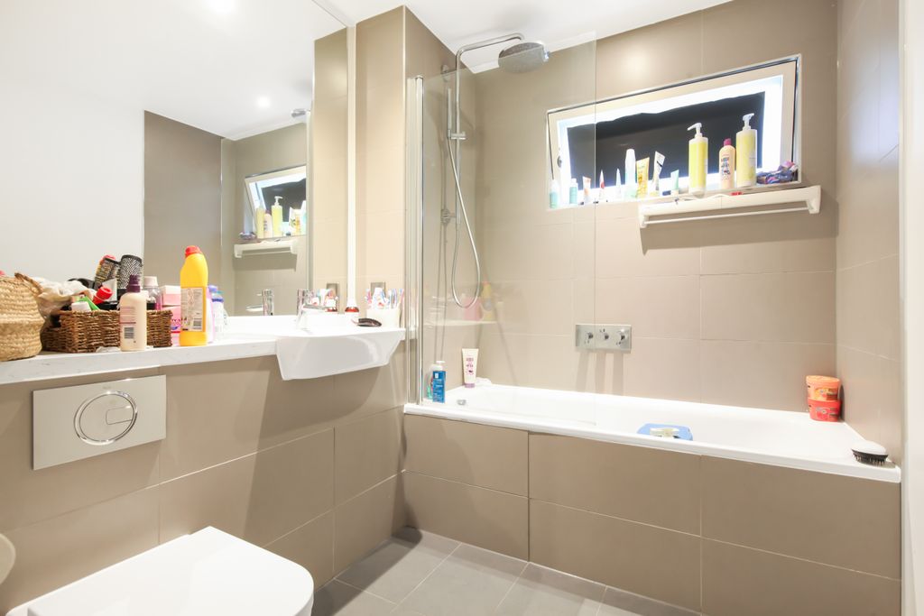 Property photo 3 of 15 17!Oriental Square - Cg9J5Npjzevtw6Hup4K9