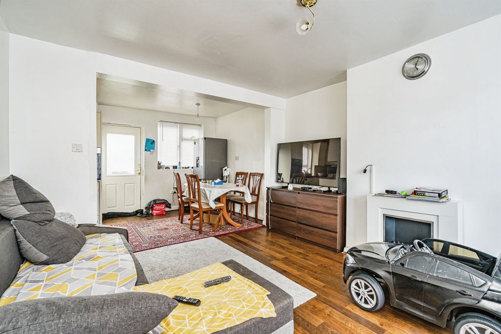 Property photo 3 of 17