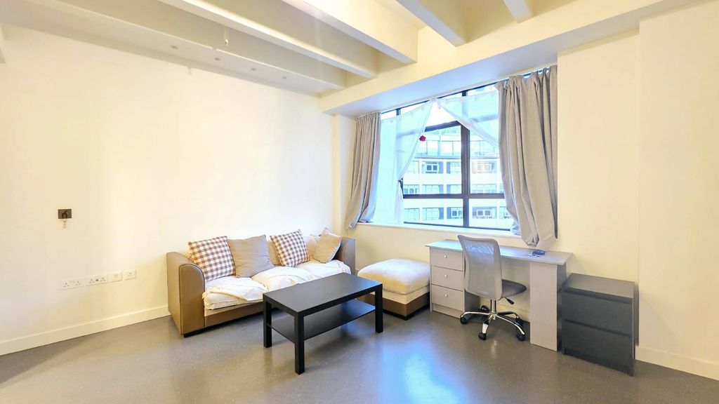 Property photo 3 of 8 Gallery