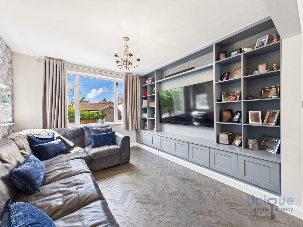 Property photo 3 of 36