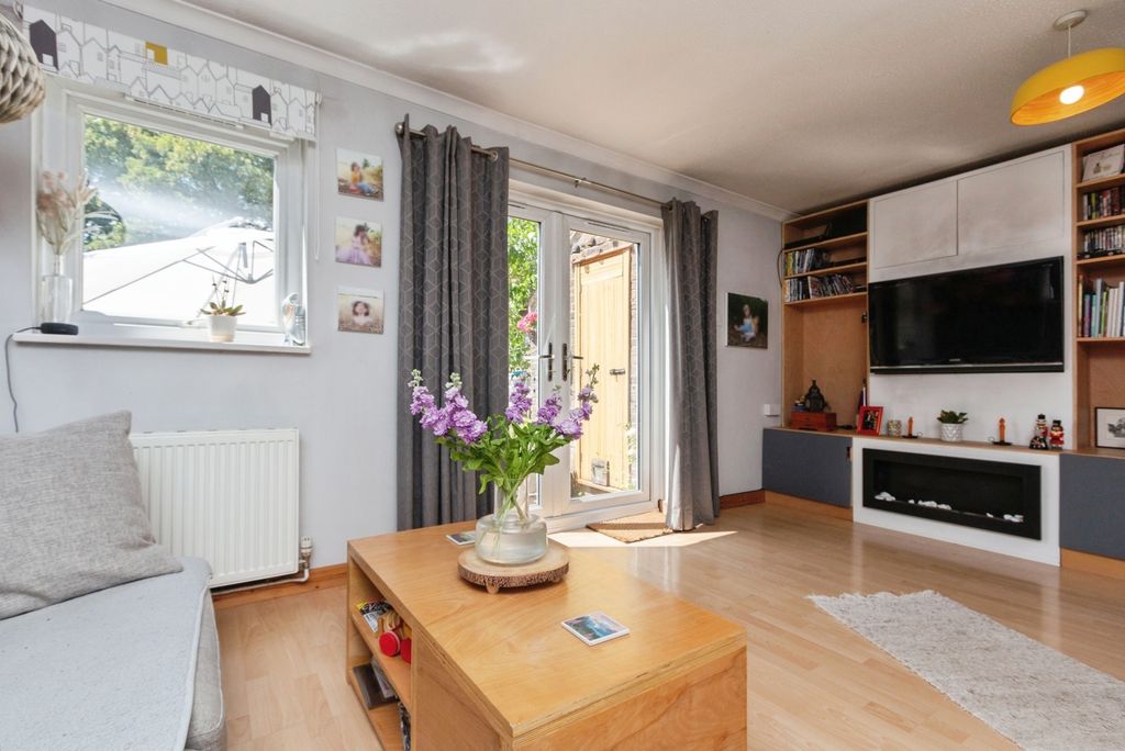 Property photo 3 of 17 Photo