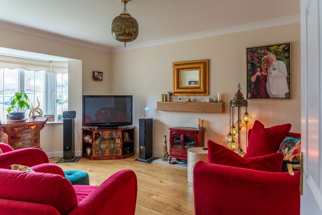 Property photo 2 of 39 Blacktown Gardens-23