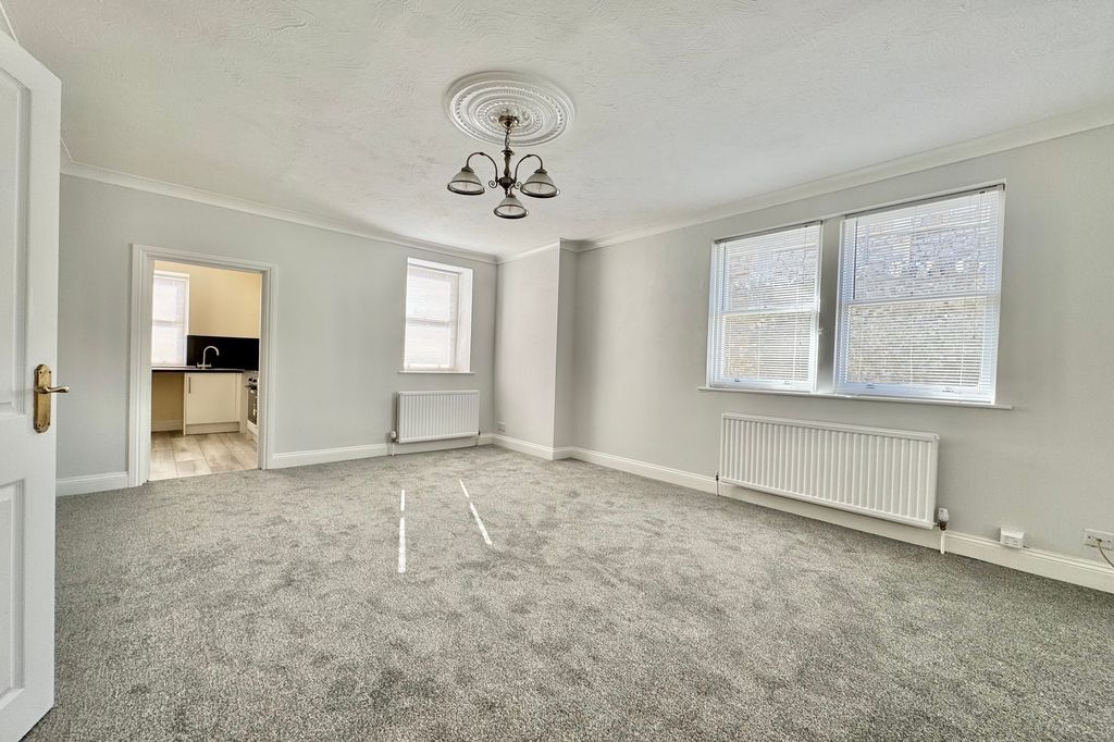 Property photo 3 of 15 Lounge Diner