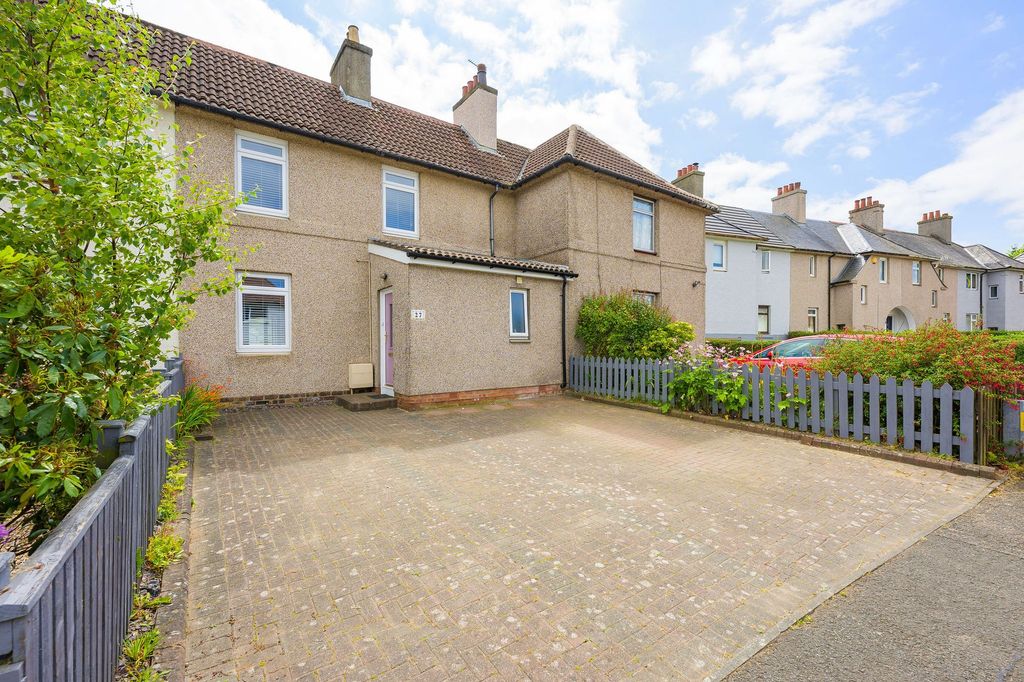 Property photo 1 of 33