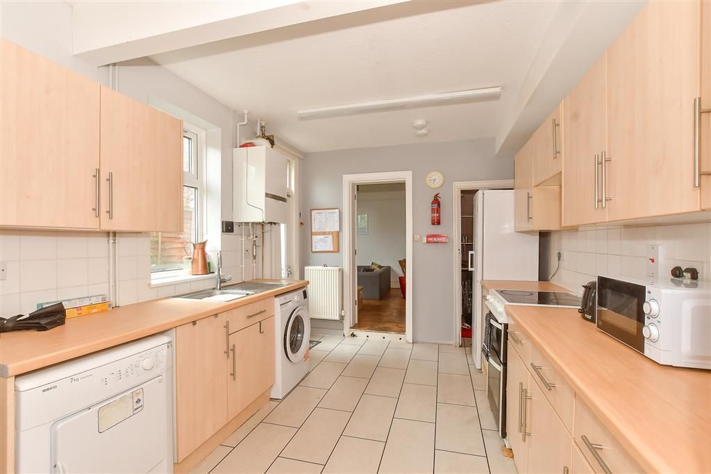 Property photo 1 of 8 Kitchen