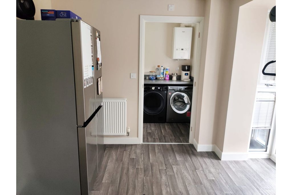 Property photo 3 of 19