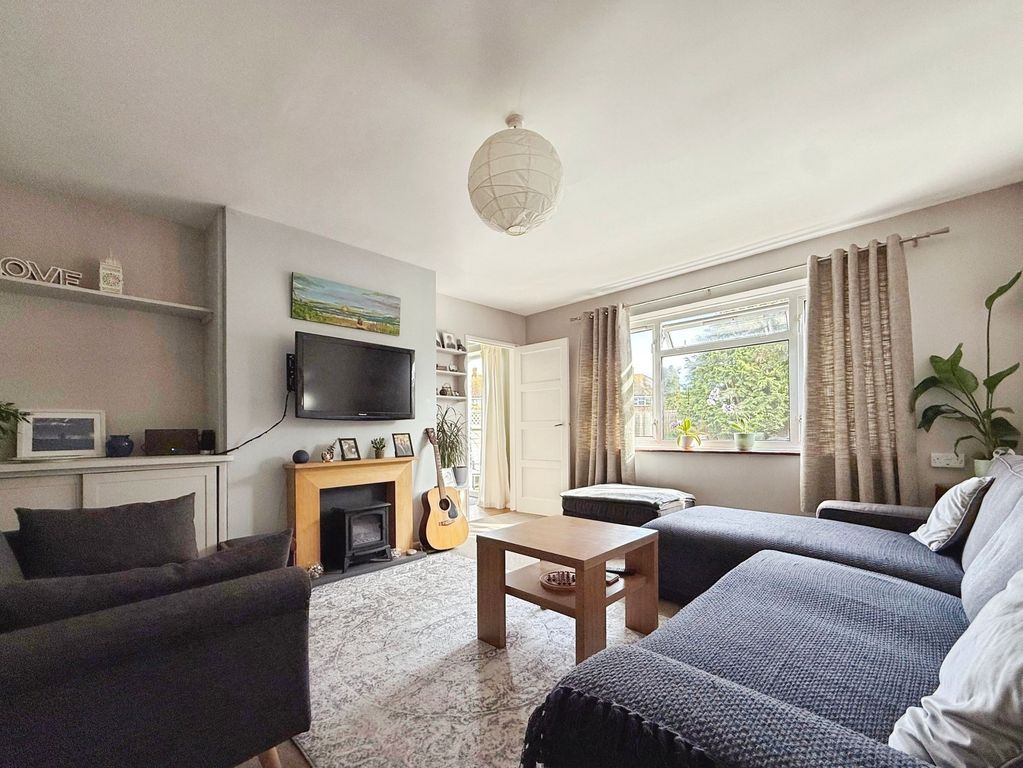 Property photo 2 of 15 Lounge