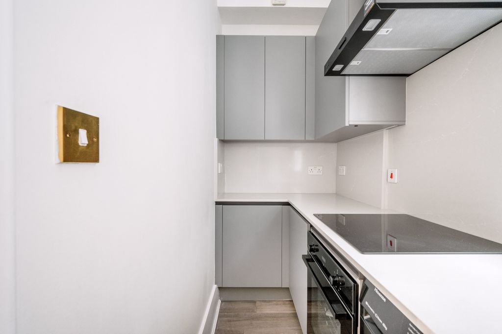 Property photo 3 of 13 Monmouth_Street_07