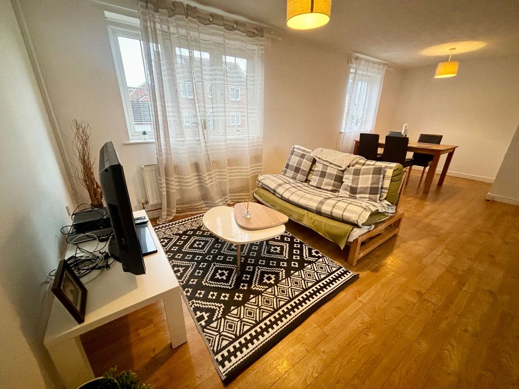 Property photo 2 of 11