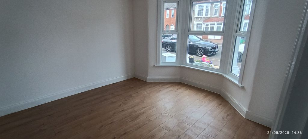Property photo 2 of 36