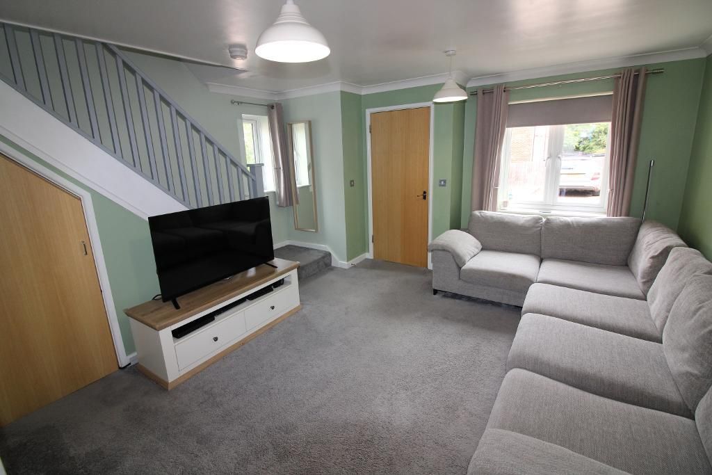 Property photo 2 of 11 Lounge