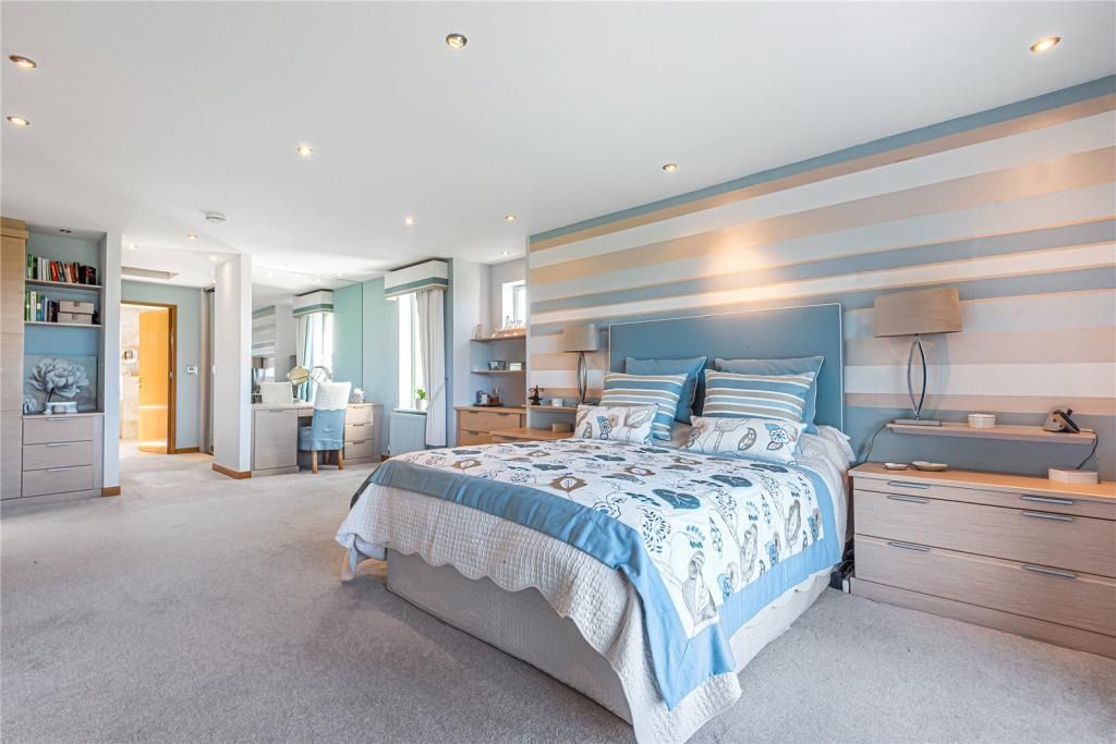 Property photo 3 of 3