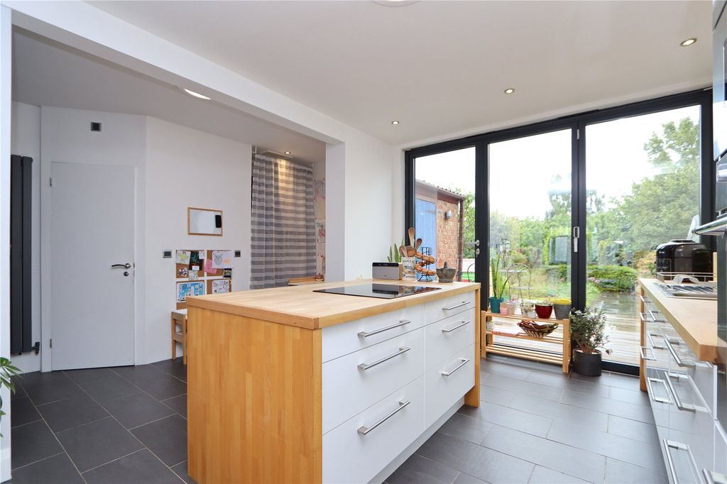 Property photo 3 of 18 Picture No. 09