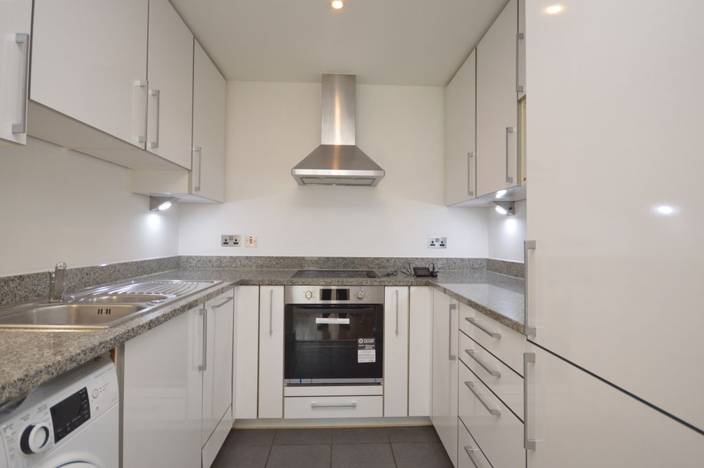 Property photo 3 of 8 Gallery