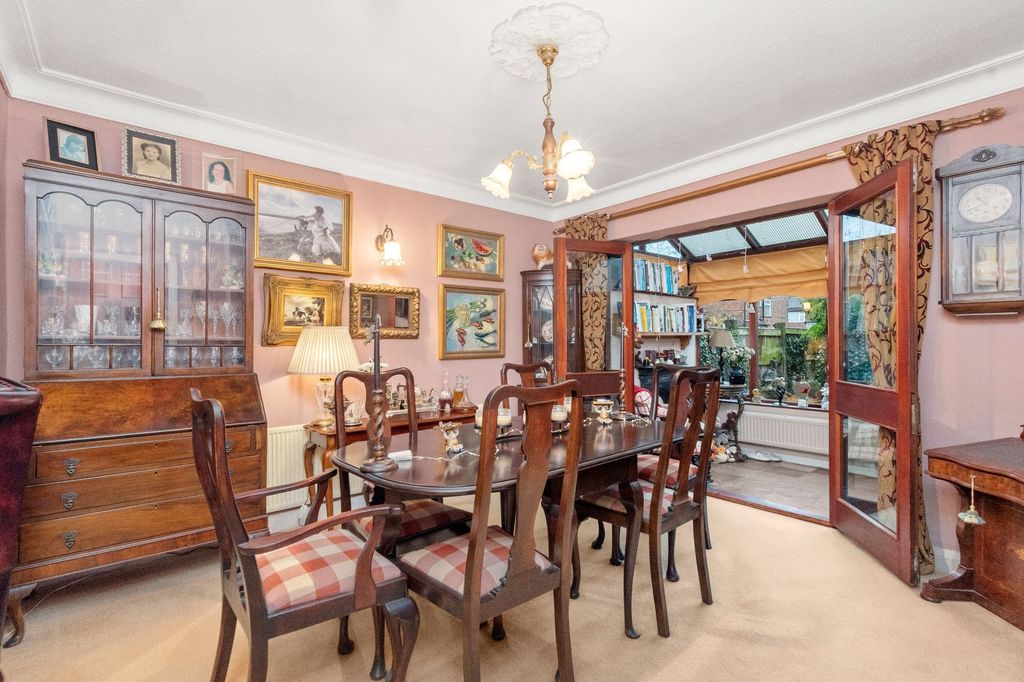 Property photo 3 of 43