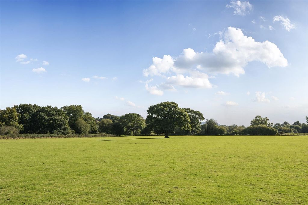 Property photo 2 of 6 1358564-2-68dc15828c61B.Jpg