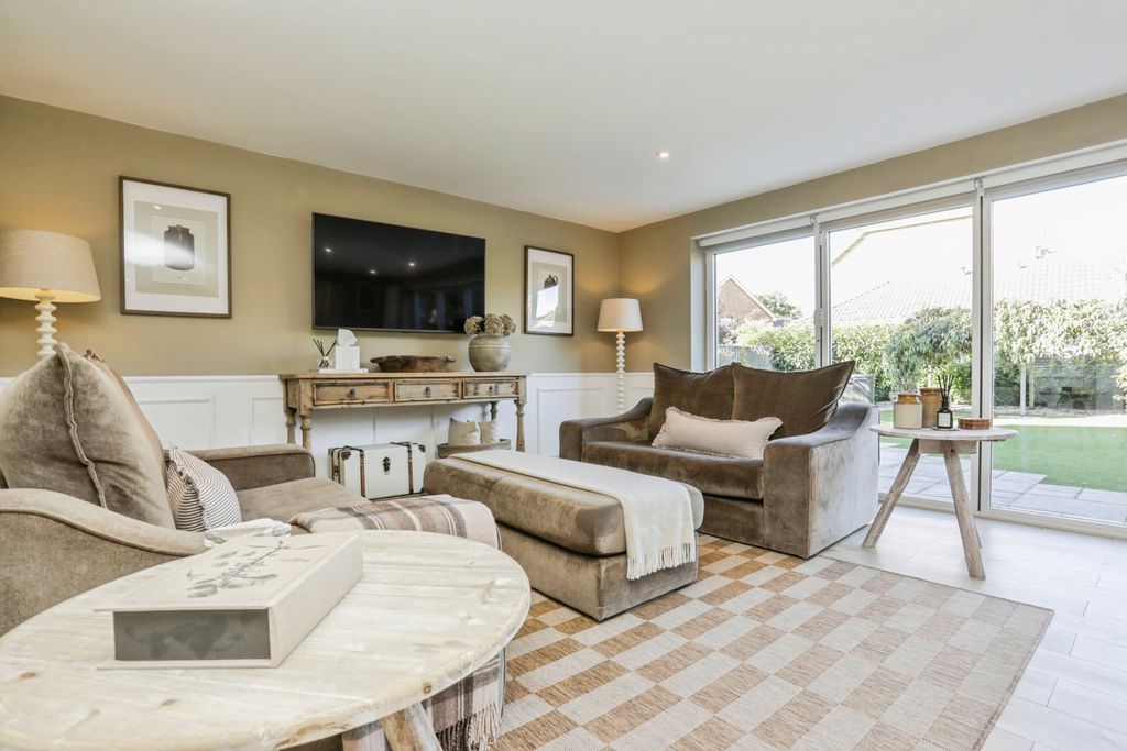 Property photo 3 of 37 Living Area