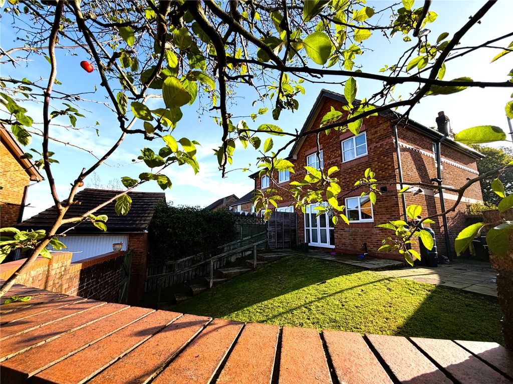 Property photo 2 of 5 Picture No. 19