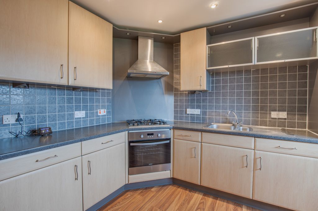 Property photo 2 of 25