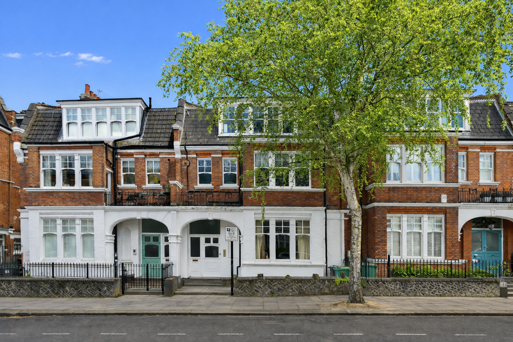 Property photo 1 of 9 Front (Exterior)