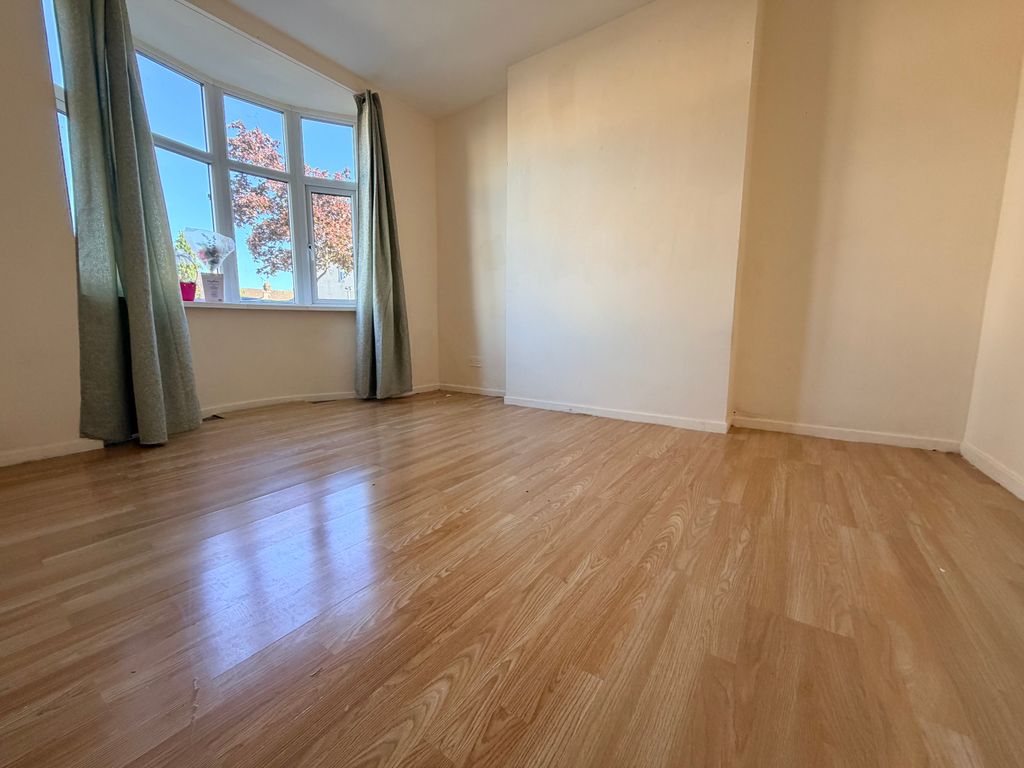 Property photo 2 of 12 Living Room