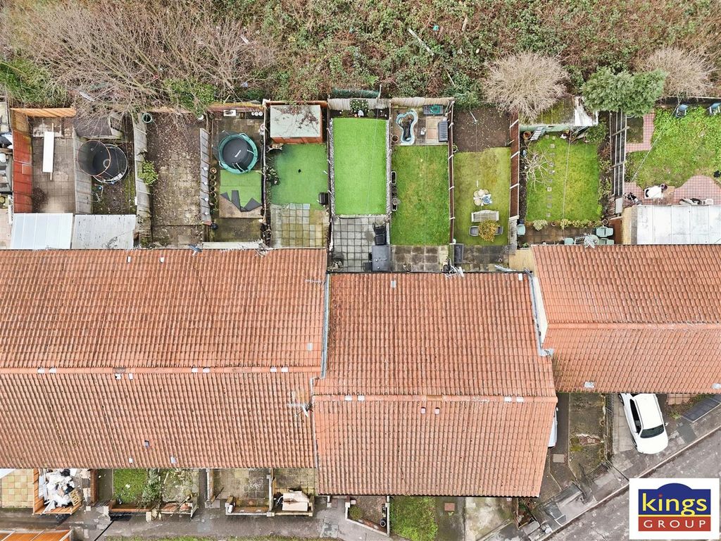 Property photo 2 of 20