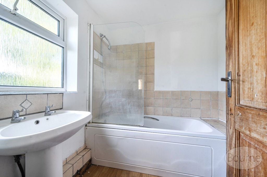 Additional image 8 of 3 bed semi-detached house for salePenns Road, Petersfield, Hampshire GU32