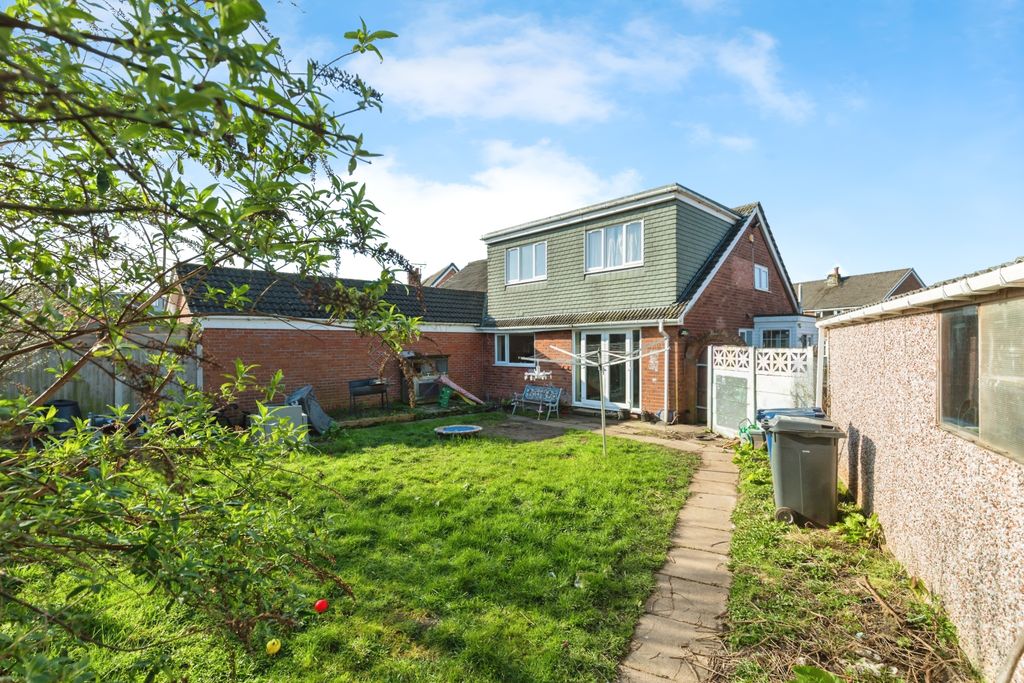 Property photo 2 of 14 Garden