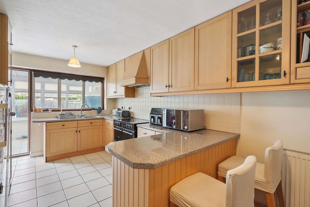 Property photo 2 of 14 Kitchen